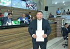 Câmara de Macapá declara perda de mandato de Luana Serrão por excesso de faltas; Reginaldo Faraó toma posse