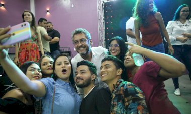 Bolsistas do Programa Amapá Jovem receberão 13º salário a partir de 2023, anuncia Clécio Luís