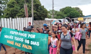 Dia D da Busca Ativa Escolar em Santana conscientiza a população sobre a importância da permanência das crianças nas escolas