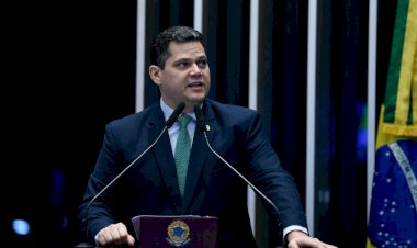 Presidente da CCJ e relator sobre a intervenção federal na segurança do DF, Alcolumbre diz que democracia sai fortalecida