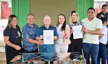 Prefeitura de Santana recebe lancha-voadeira para ampliação da vacinação do município