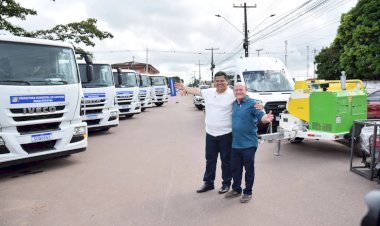 Secretarias de Saúde e de Obras de Santana recebem veículos, máquinas e equipamentos