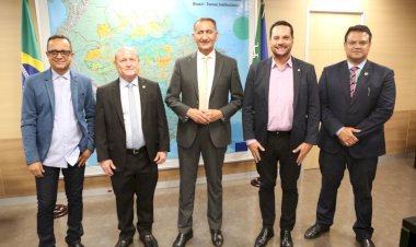 Prefeito Bala Rocha reúne com Ministro Waldez em Brasília. Na pauta mais benefícios pra Santana.