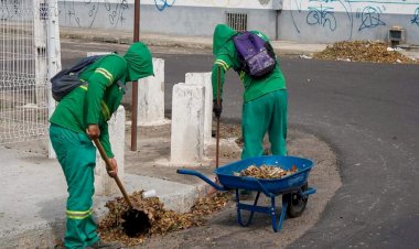 Para se livrar do desgaste com os verdinhos, Prefeito Furlan, na pressão, amolece o coração de gelo,  paga um mês aos trabalhadores da limpeza