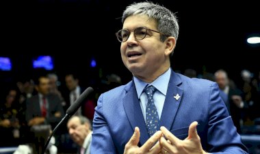 Randolfe aprova projeto que vai retomar mais de 7 mil obras paradas