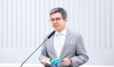 Segurança: Randolfe apresenta projeto que garante prioridade na marcação de assento para que crianças sentem ao lado dos responsáveis em voo