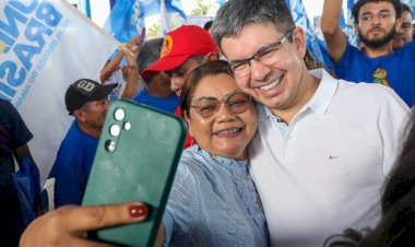 Ampla aliança política fortalece pré-candidatura de Randolfe ao Senado