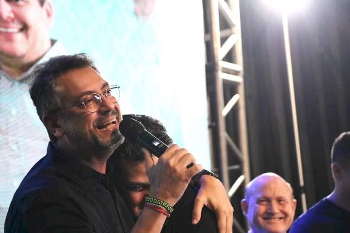 Luiz Carlos lança pré-cadidatura à reeleição com amplo apoio político