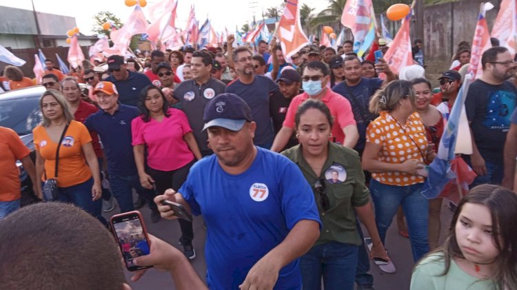 Primeira caminhada  de Clécio Luís e Davi Alcolumbre leva multidão às ruas de Santana