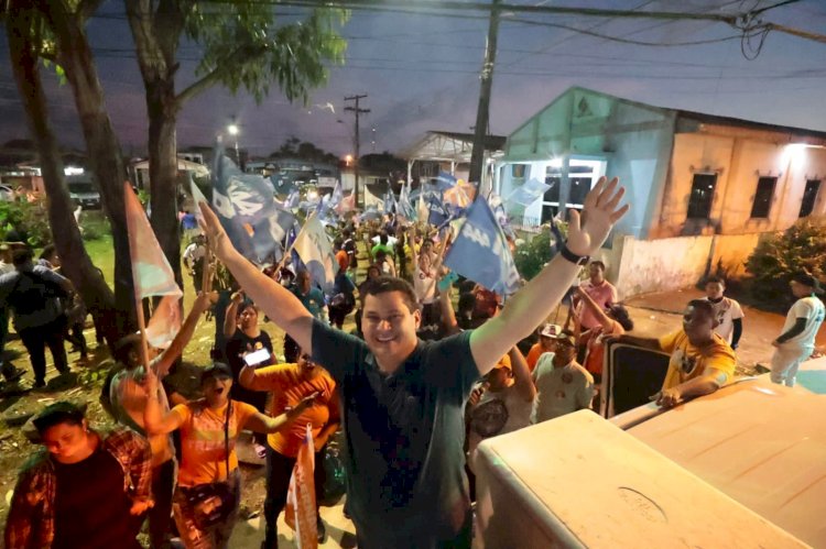 O Senador e candidato à reeleição Davi  comandou a Caminhada  no bairro Perpétuo Socorro, em Macapá, que levou milhares de pessoas às ruas na tarde desta terça-feira 30