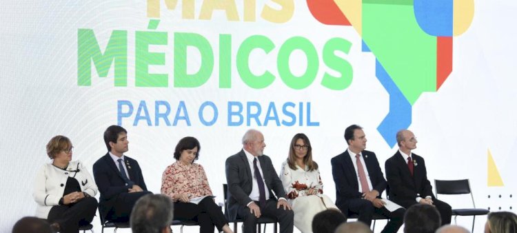 Governo Lula anuncia retomada do Mais Médicos para o Brasil