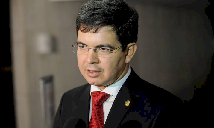 Polícia Civil do Amapá vai investigar fakes News publicadas em desfavor do  Senador Randolfe Rodrigues