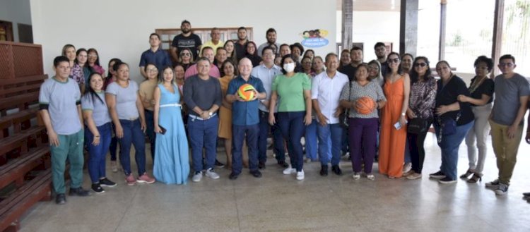 Prefeito Bala Rocha entrega kits esportivos para as escolas municipais