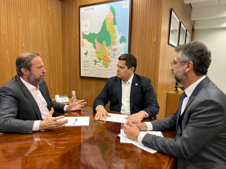 Após compromisso de Lula, Davi e Clécio discutem solução real com ministro para frear aumento da conta de luz no Amapá