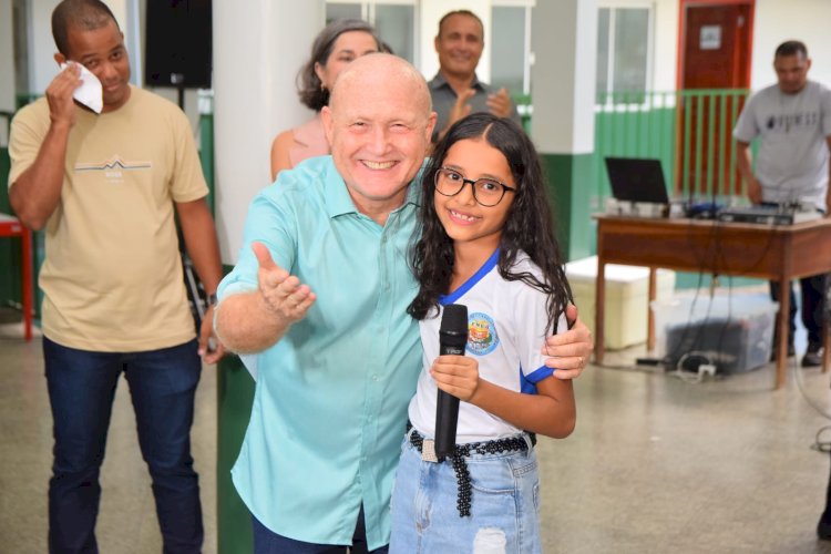 Prefeito Bala Rocha entrega  a EMEB Iranilde de Araújo totalmente revitalizada
