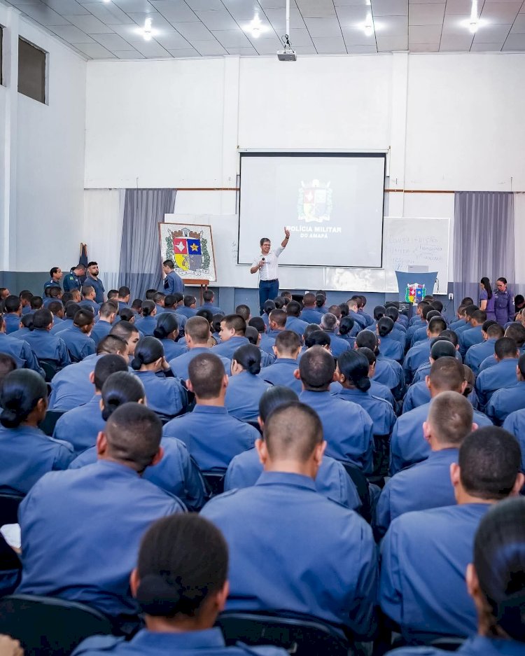 Senador Randolfe confirma benefícios para policiais e bombeiros do Amapá