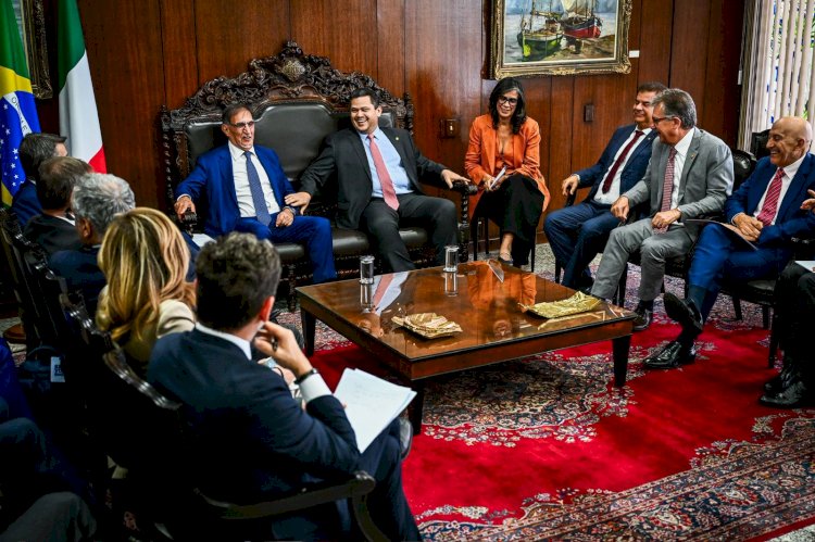Alcolumbre recebe presidente do Senado italiano e reforça abertura para diálogo