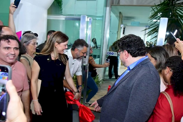Ao lado da primeira-dama Priscilla Flores, o governador Clécio Luís entrega o Centro de Tratamento Odontológico (CEO 2) totalmente modernizado