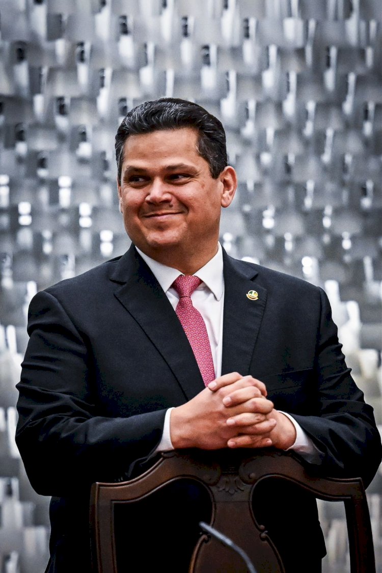 Após articulação de Davi, CCJ da Câmara aprova PEC que concede direitos a servidores de ex-Territórios
