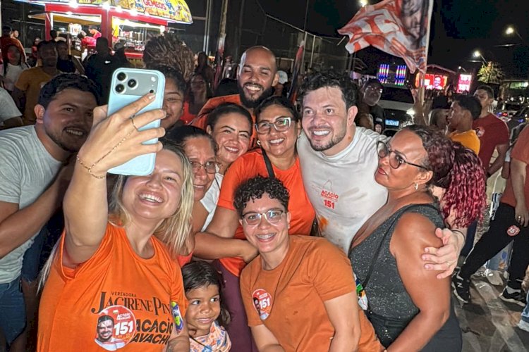 Acácio Favacho é recebido por apoiadores em Laranjal do Jari durante inauguração de comitê