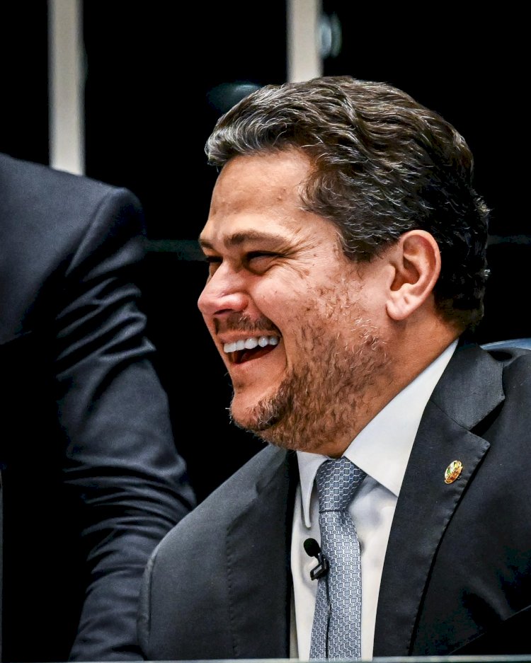 Davi inclui PEC do fim da escala 6x1 na pauta do Plenário de terça-feira